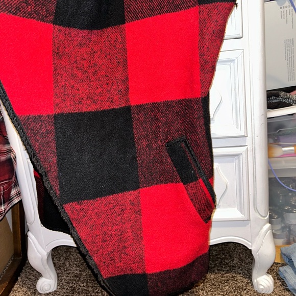 Buffalo Plaid Vest - Picture 2 of 4